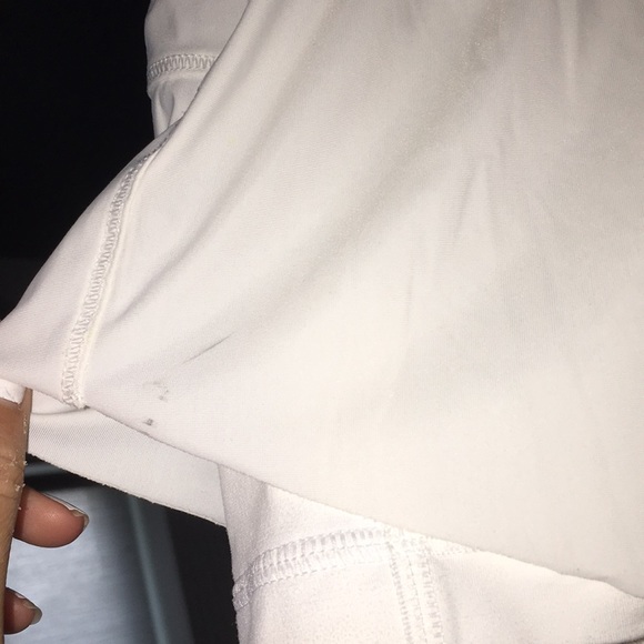 Lululemon shorts white - Picture 3 of 3